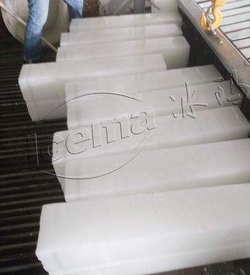 500kg/日 50t/日 空気冷却コンデンサ式自動塩水ブロック氷機